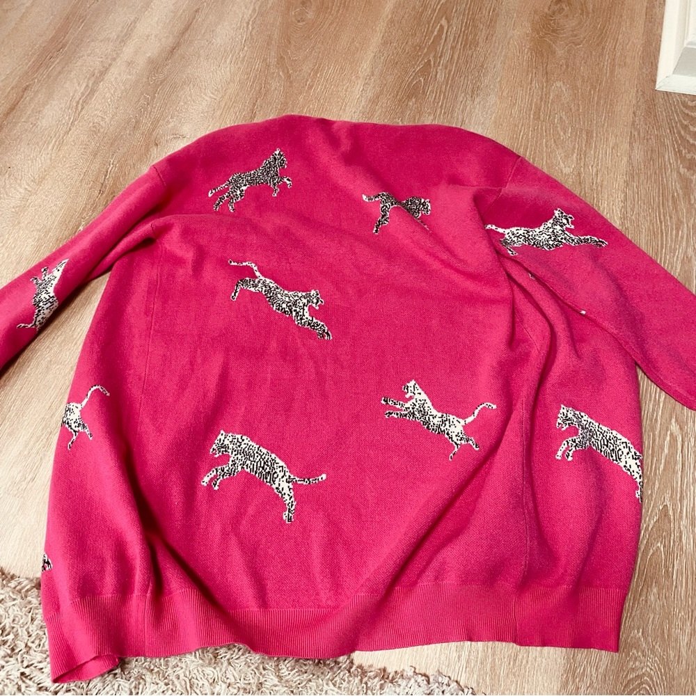 EMERY ROSE hot pink snow leopard animal print cardigan sweater size Medium NWOT - Picture 6 of 6